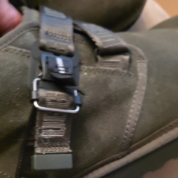 UGG Men's Charcoal Gray Boots - Picture 14 of 16